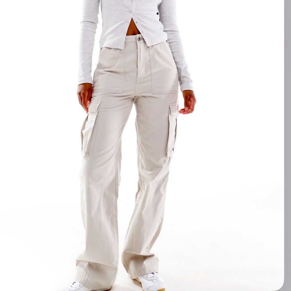 Bershka straight leg cargo pants in gray